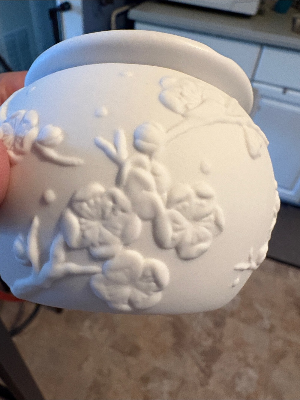 PartyLite White Porcelain Embossed Floral Fragrance Warmer - Picture 3 of 5